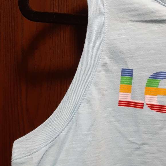 NWT Levis sleeveless crop tee - Picture 3 of 3